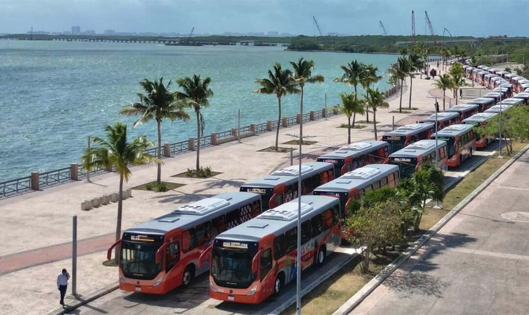 Entrega Mercedes-Benz Autobuses 100 unidades en Cancún