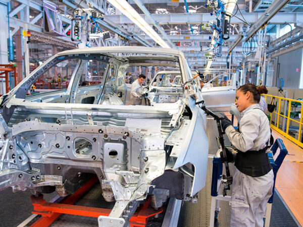 Alcanza Volkswagen de México récord de 14 millones de vehículos producidos