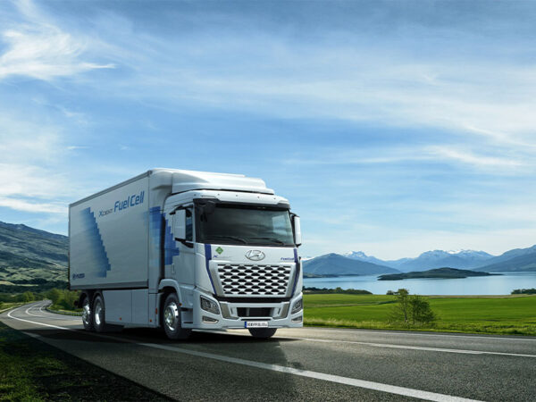 XCIENT-Fuel-Cell-de-Hyundai-alcanza-10-millones-de-kilometros-en-Suiza-magazzine-del-transporte